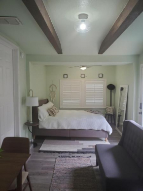 Conveniently Located San Antonio Getaway